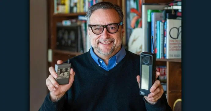 Wireless picturephone and video-messaging device, associated with inventor Daniel A. Henderson