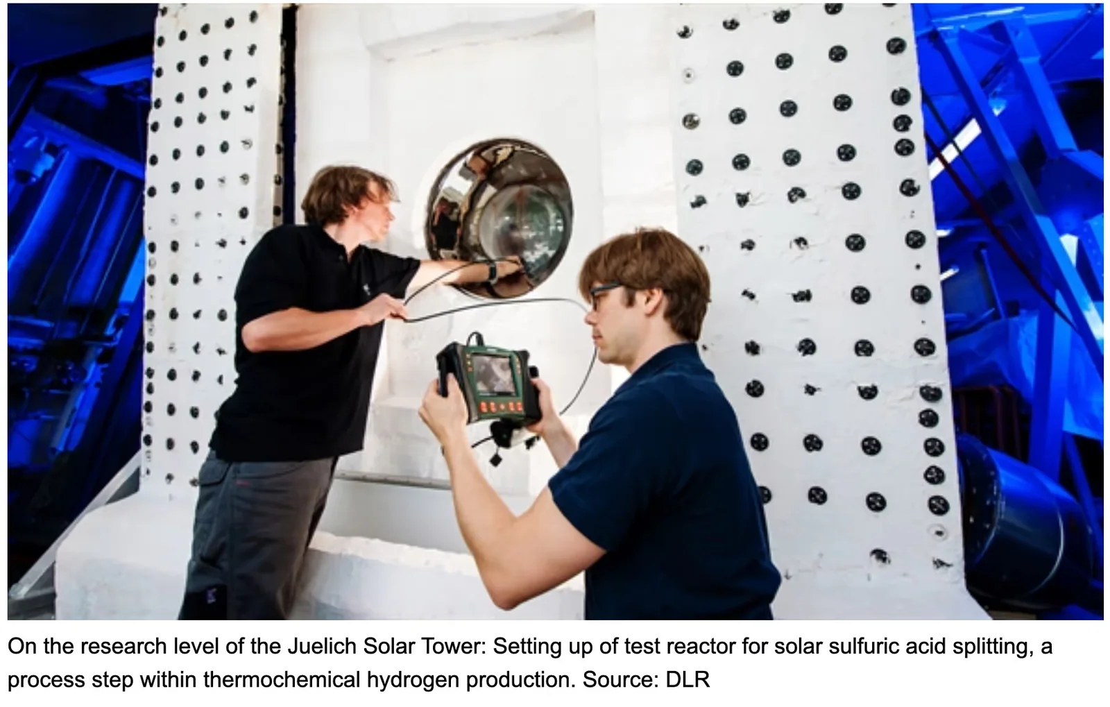 Solar-driven green-hydrogen reactor, associated with inventor Tom Bosserez