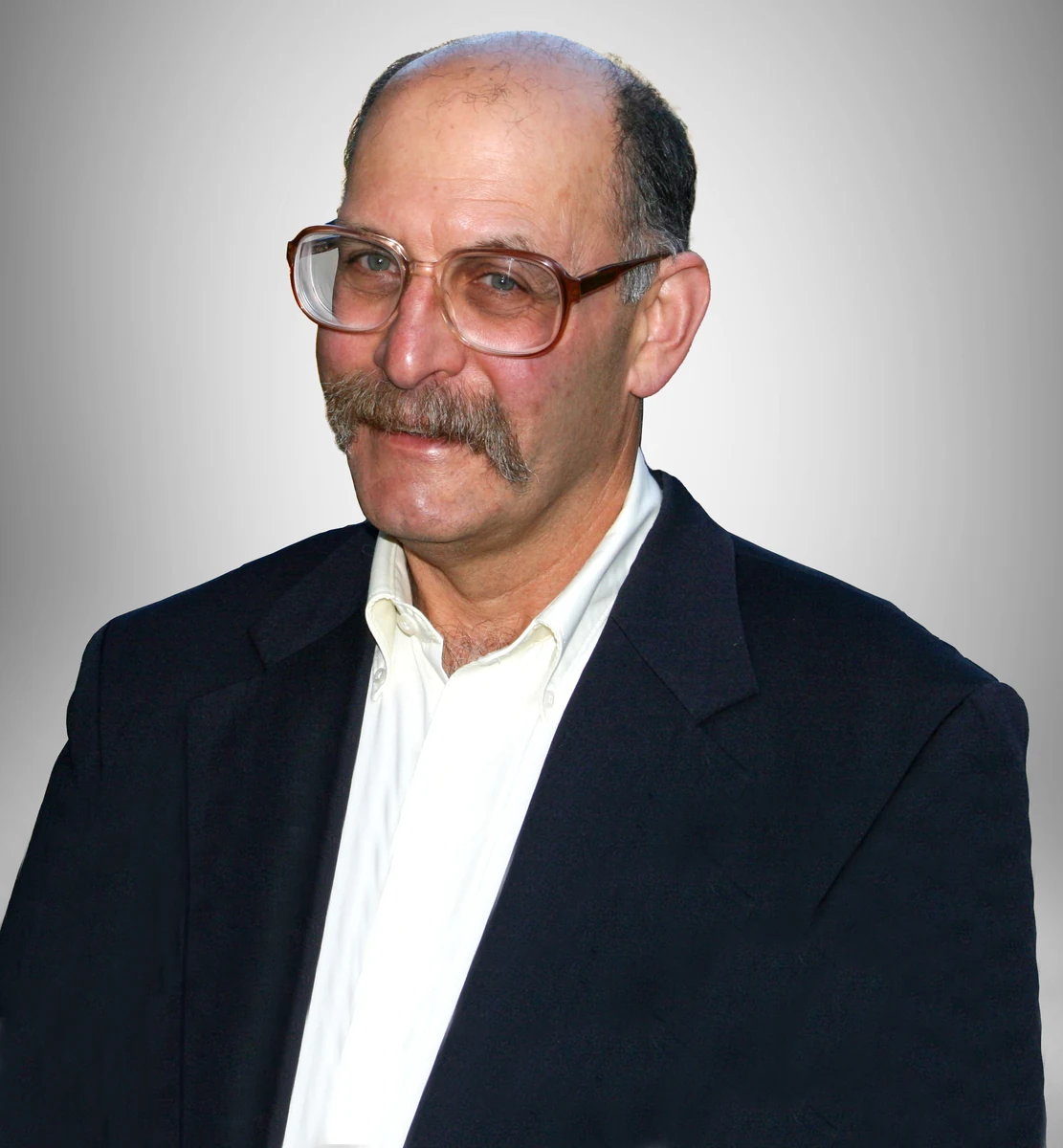 Portrait of Dana Bookbinder