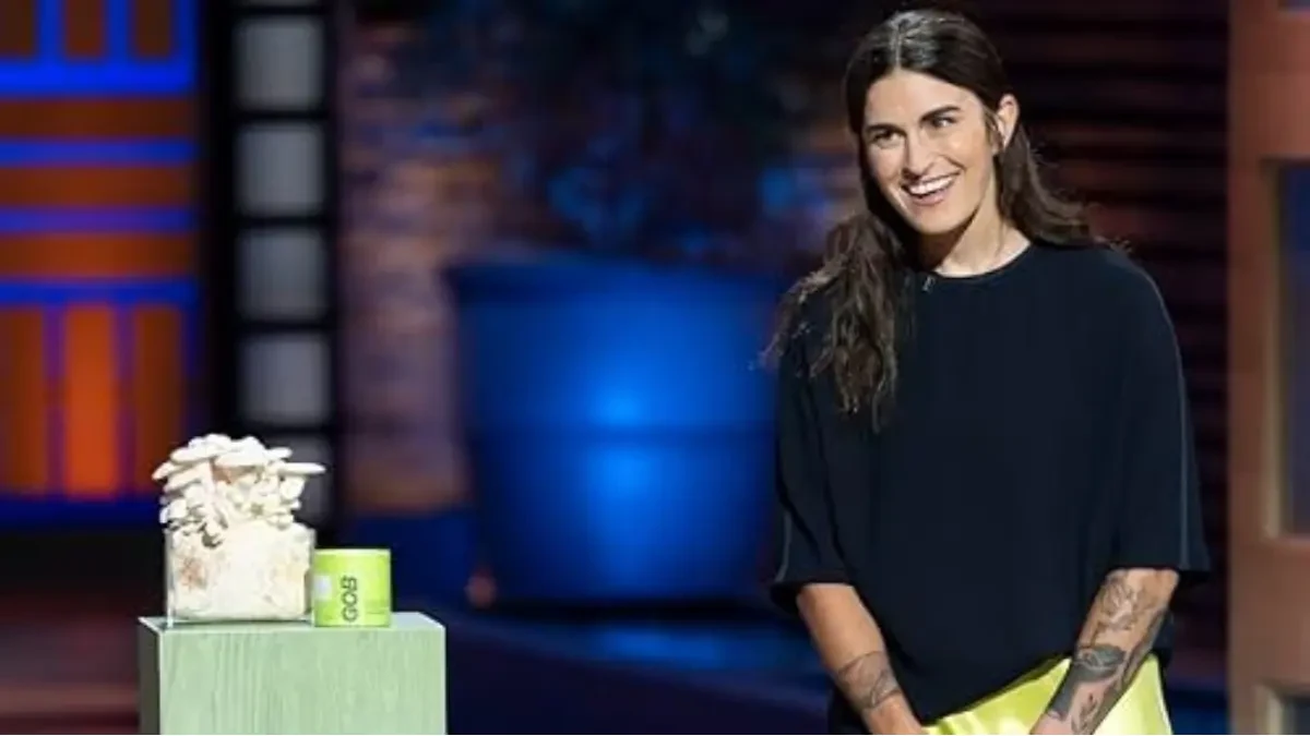 Lauryn Menard presenting GOB on Shark Tank